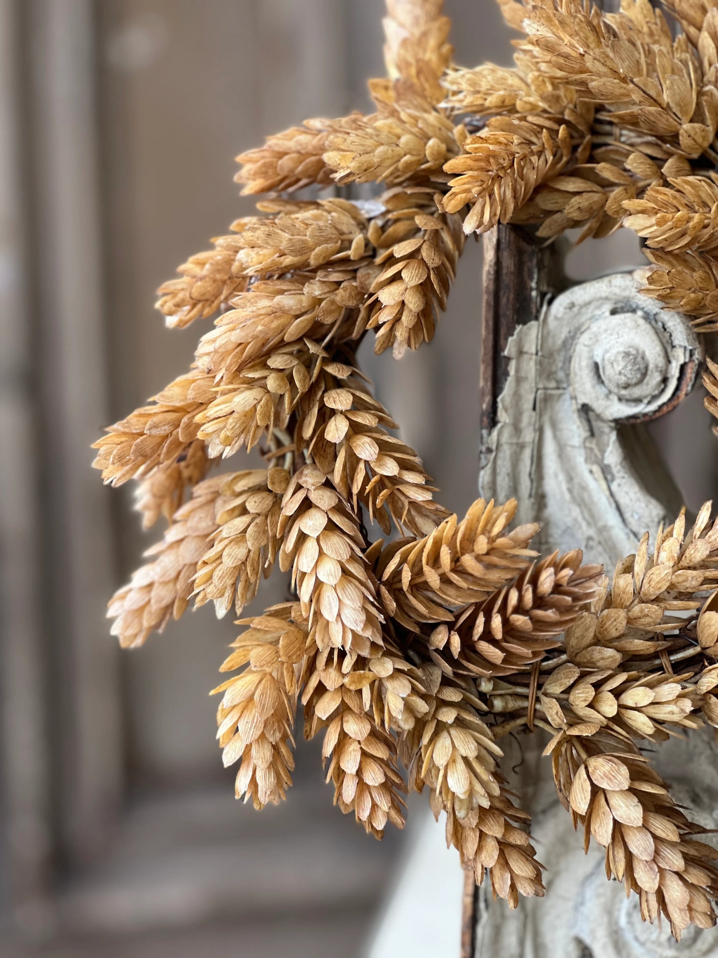 upclose image of mini fall wreath in beigh color