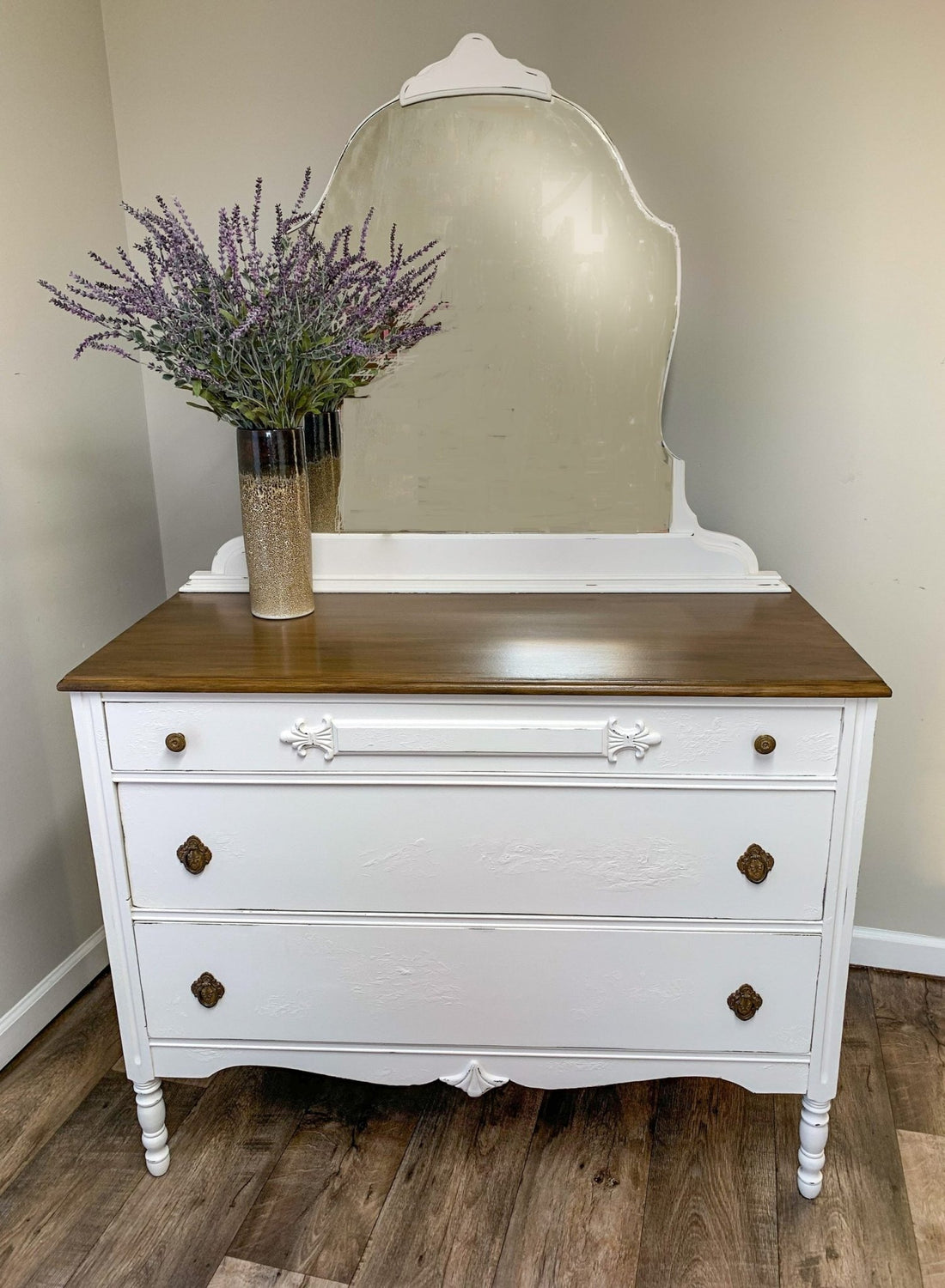 Makeover Day: Vintage Dresser Restyle | Willow Tree and Company