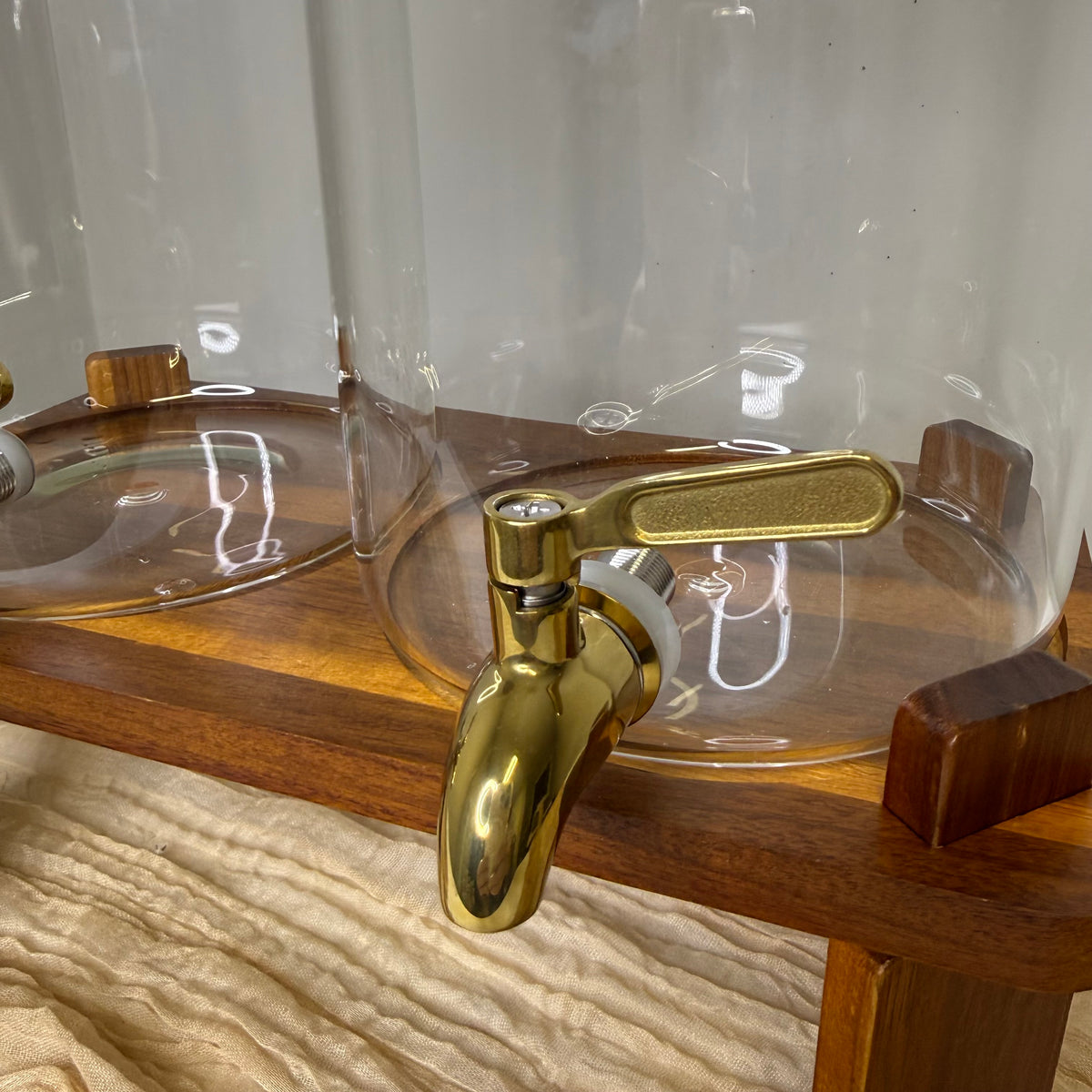Drink Dispenser 1.5 Gallon Per Holder