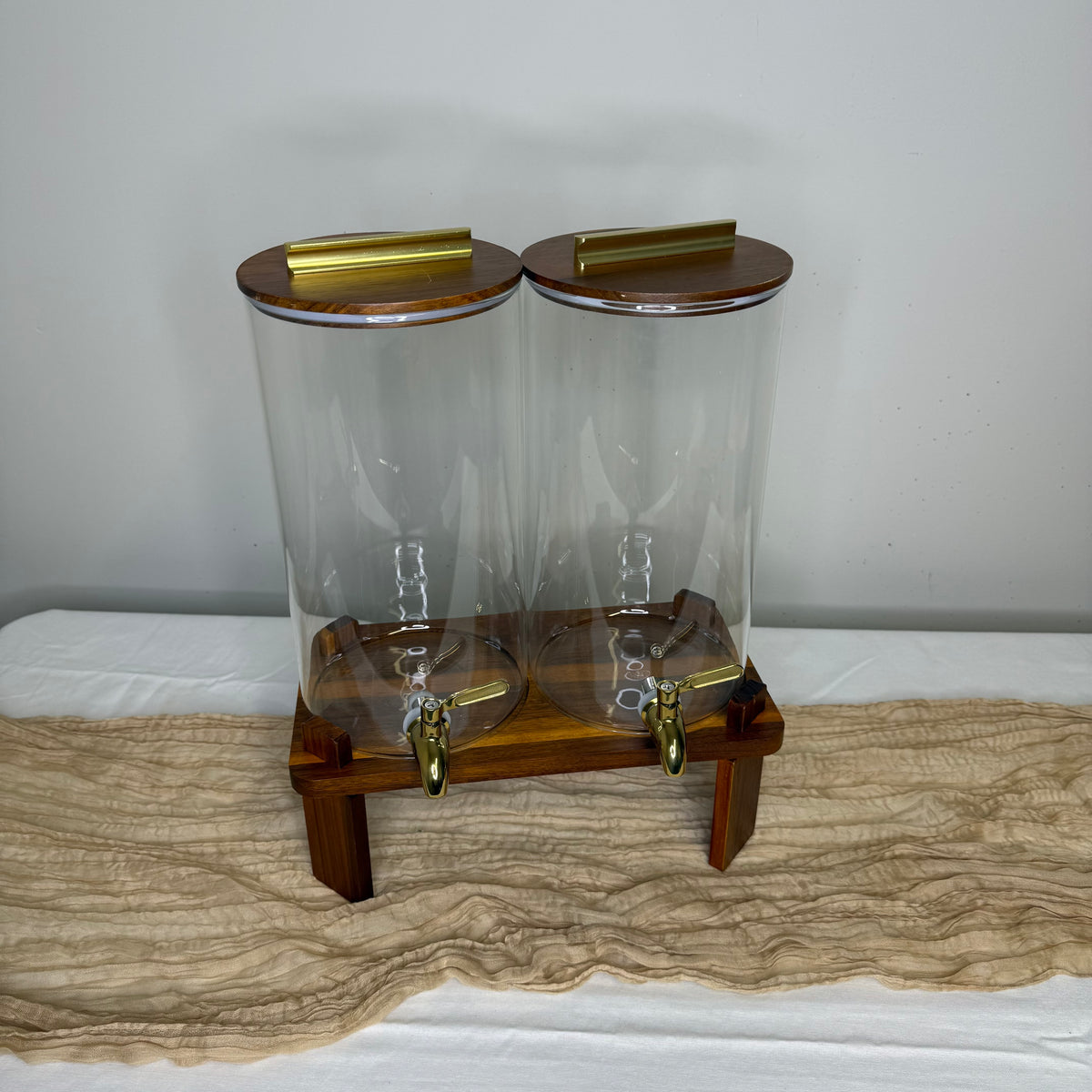 Drink Dispenser 1.5 Gallon Per Holder