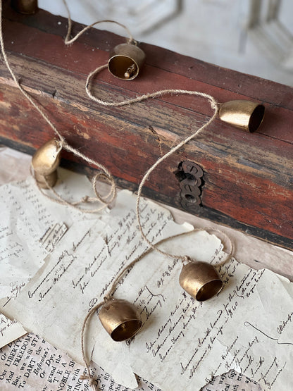 Aria Bell Garland - 70"