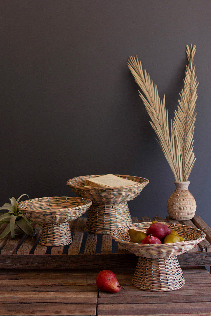 Set of three wicker compotes in graduated sizes