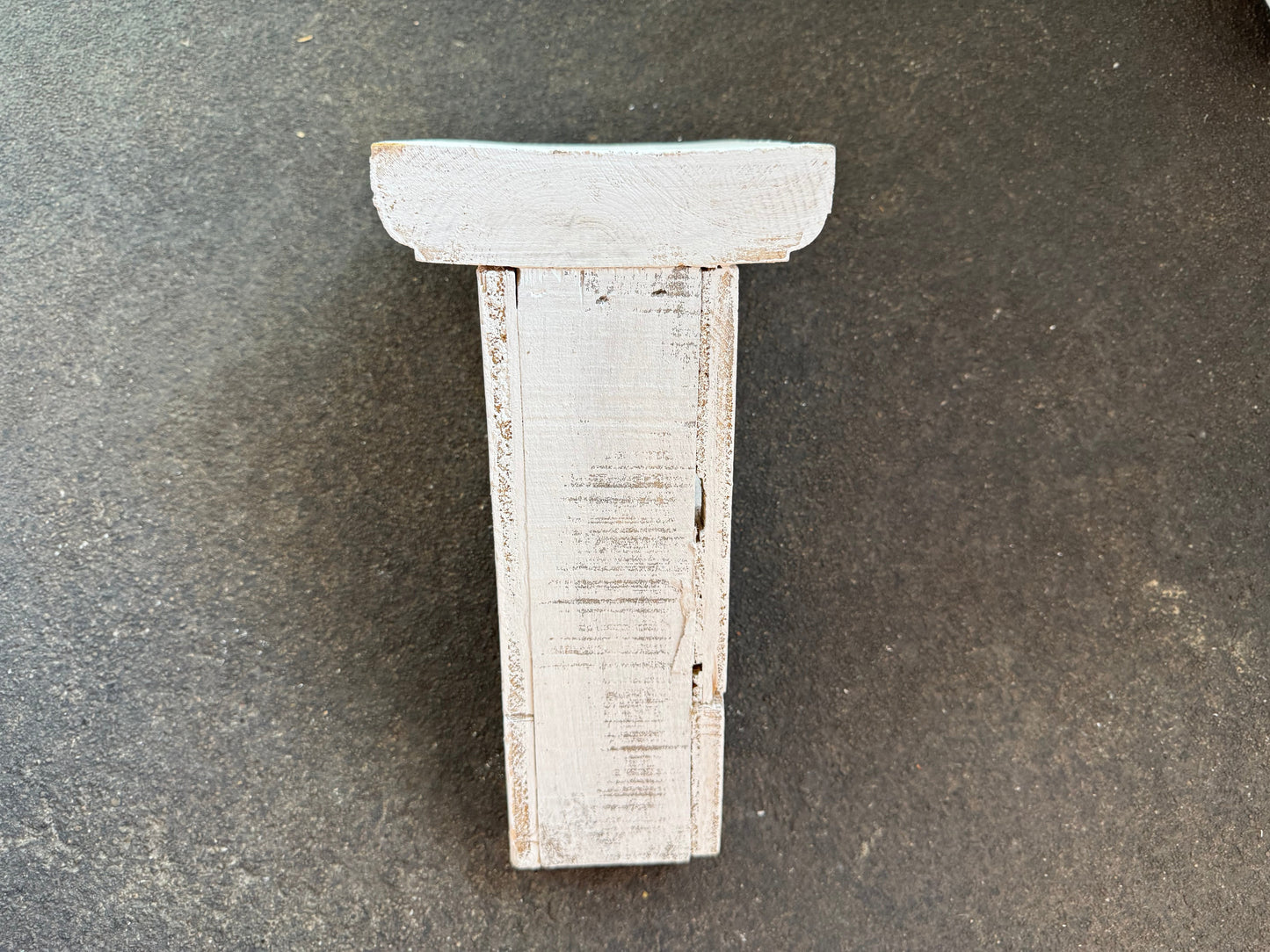 back of white corbel - farmhouse decor