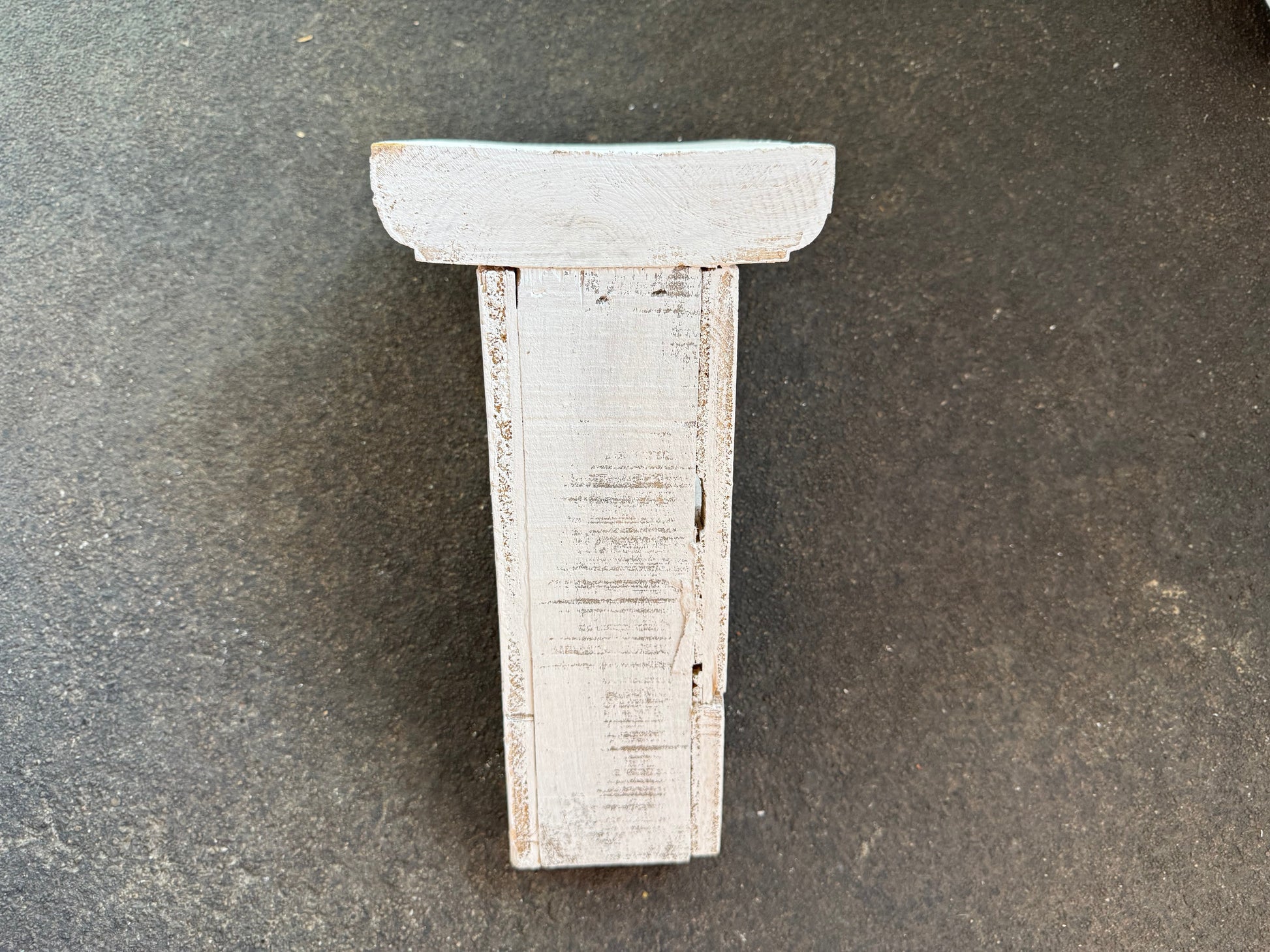 back of white corbel - farmhouse decor